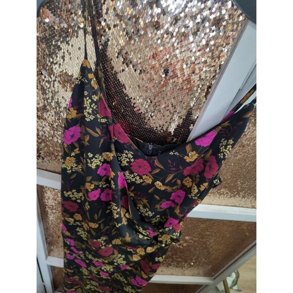 ASTR The Label Dress Midi Floral Wrap Front Large - Picture 7 of 11